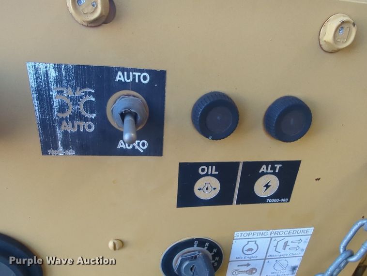 image for item LY9314 1997 Vermeer 1250BC  wood chipper