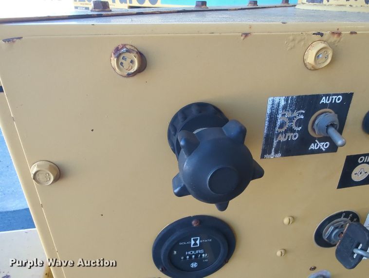 image for item LY9314 1997 Vermeer 1250BC  wood chipper