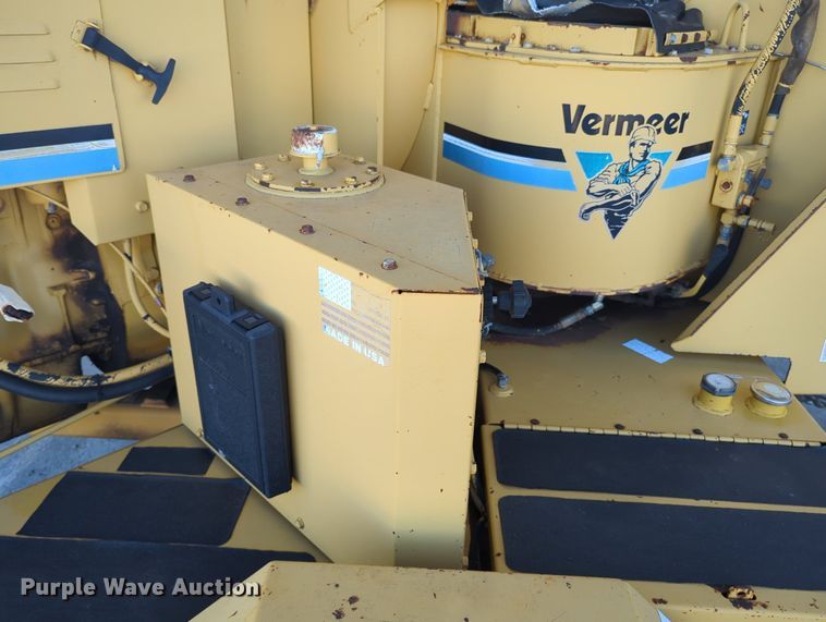 image for item LY9314 1997 Vermeer 1250BC  wood chipper