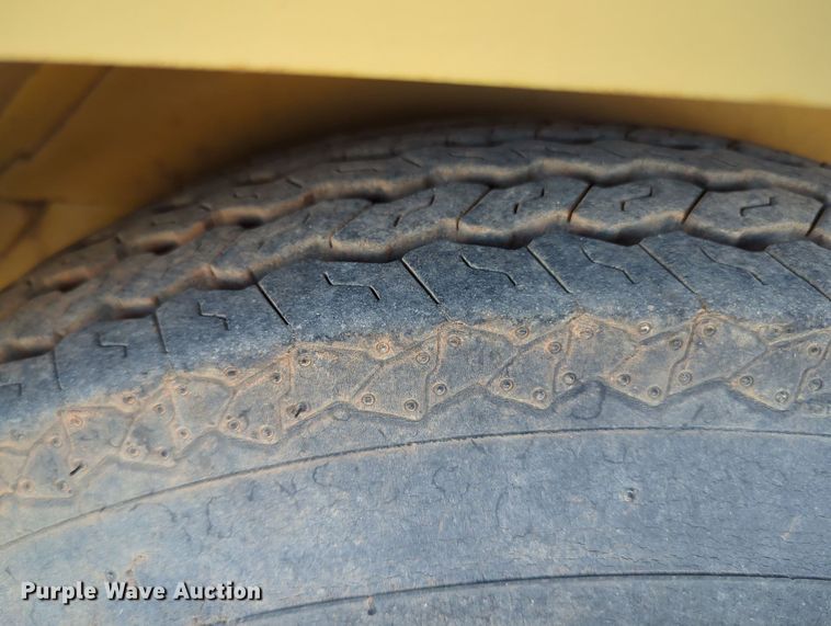 image for item LY9314 1997 Vermeer 1250BC  wood chipper