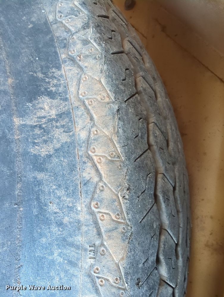 image for item LY9314 1997 Vermeer 1250BC  wood chipper