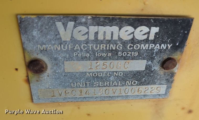 image for item LY9314 1997 Vermeer 1250BC  wood chipper