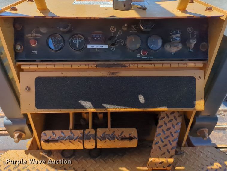 image for item LY9315 1999 Case 550G  dozer