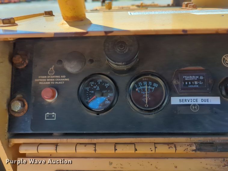 image for item LY9315 1999 Case 550G  dozer