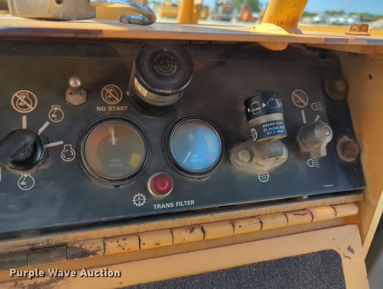 image for item LY9315 1999 Case 550G  dozer