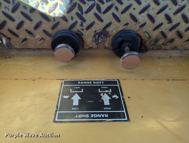 image for item LY9315 1999 Case 550G  dozer