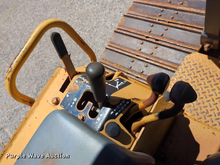 image for item LY9315 1999 Case 550G  dozer