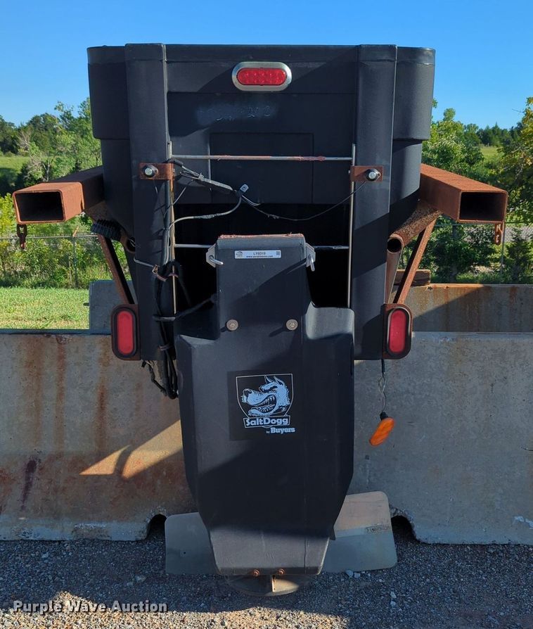 image for item LY9319 Buyers Salt Dogg  spreader