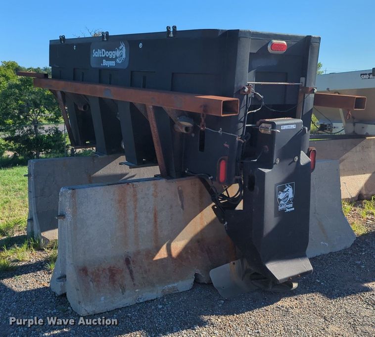 image for item LY9319 Buyers Salt Dogg  spreader