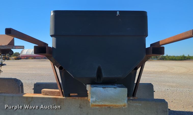 image for item LY9319 Buyers Salt Dogg  spreader