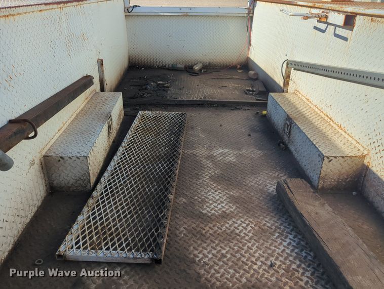 image for item LY9323 Stahl  utility bed