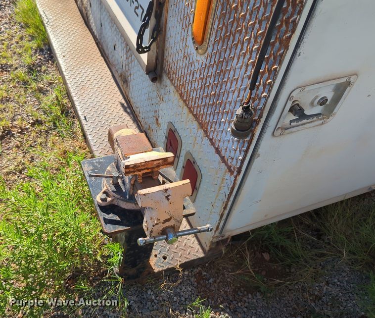 image for item LY9323 Stahl  utility bed