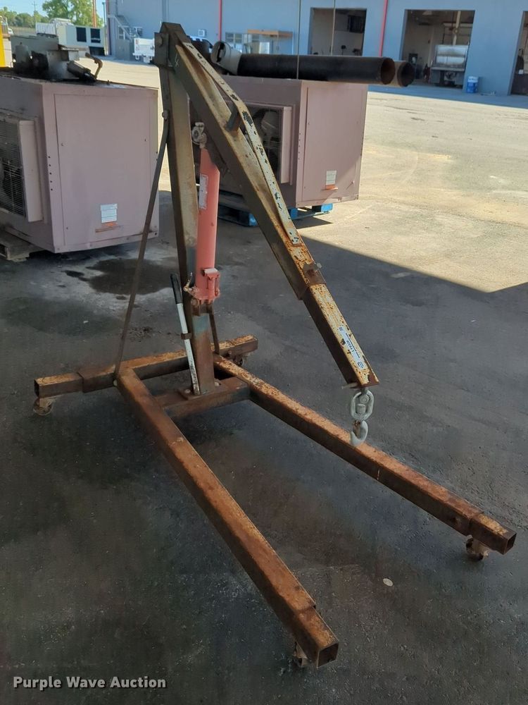 image for item LY9326 Engine hoist