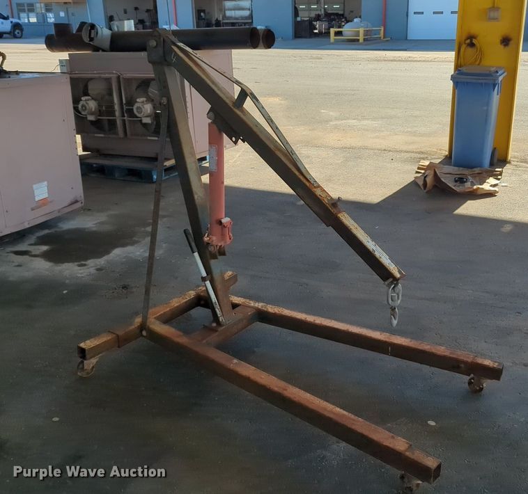image for item LY9326 Engine hoist