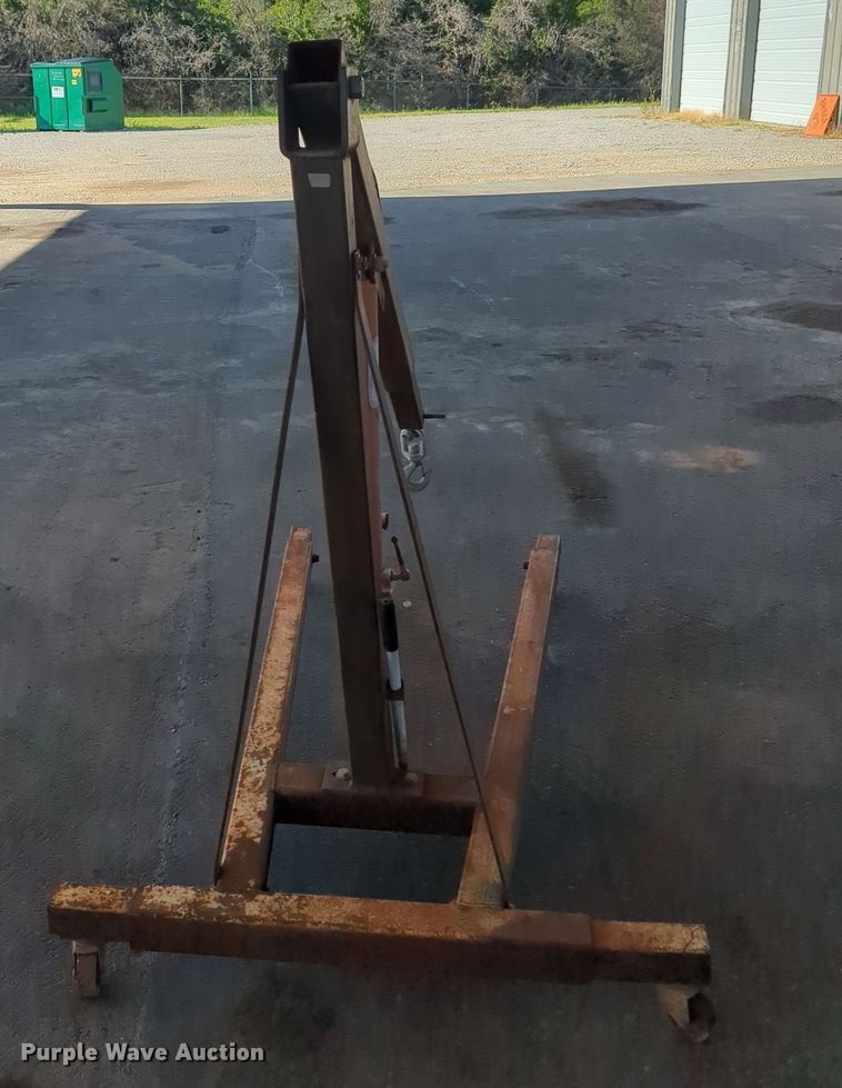 image for item LY9326 Engine hoist