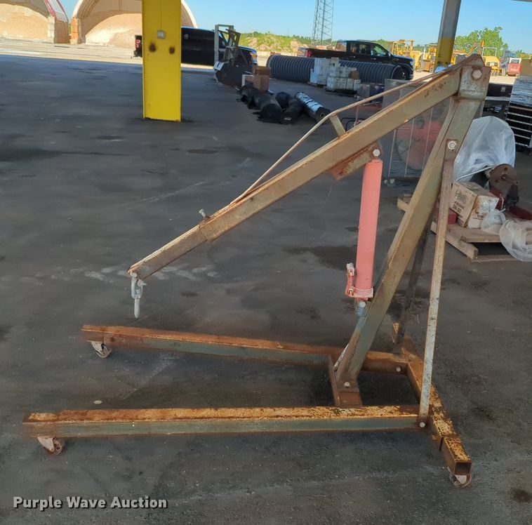image for item LY9326 Engine hoist