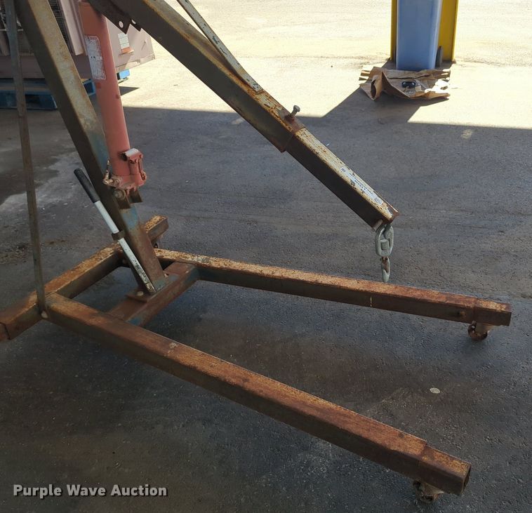 image for item LY9326 Engine hoist