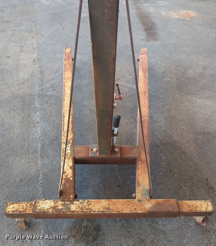 image for item LY9326 Engine hoist