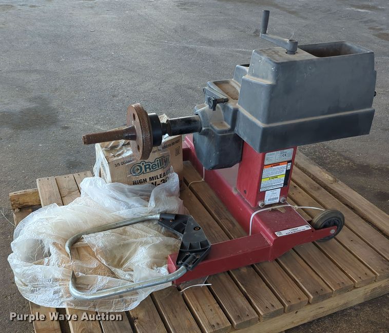 image for item LY9327 Coats 6275HS  tire balancing machine