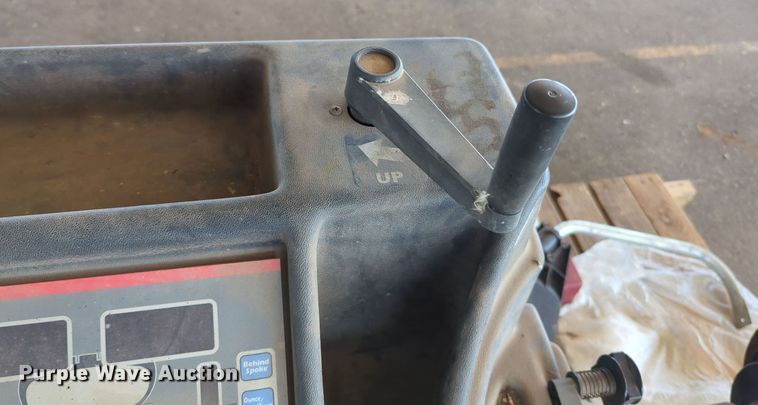 image for item LY9327 Coats 6275HS  tire balancing machine