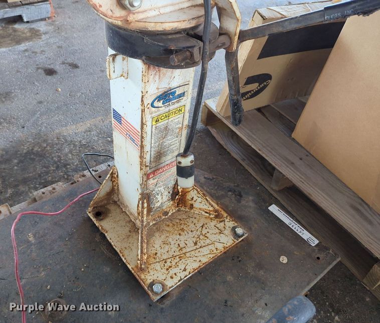 image for item LY9330 Auto Crane  crane