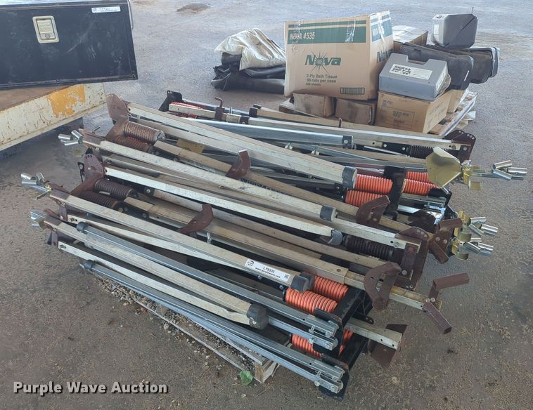 image for item LY9335 Approximately 15 Windmaster 97C sign holders