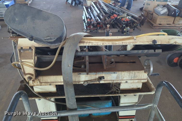 image for item LY9336 Jet  band saw