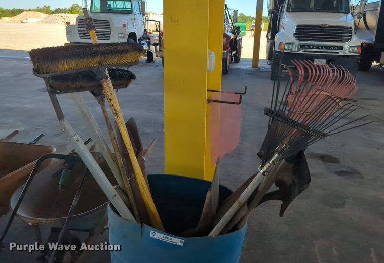 image for item LY9338 Lawn equipment