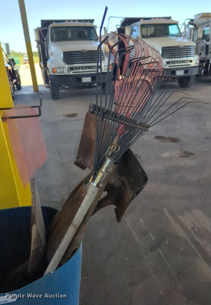 image for item LY9338 Lawn equipment