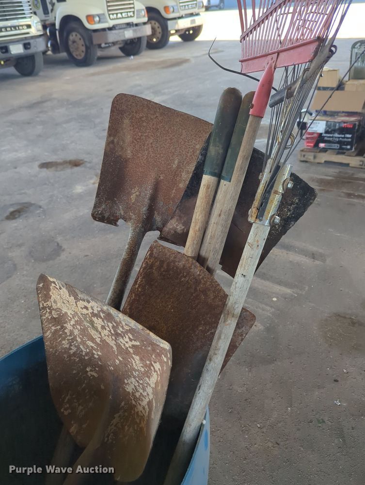 image for item LY9338 Lawn equipment