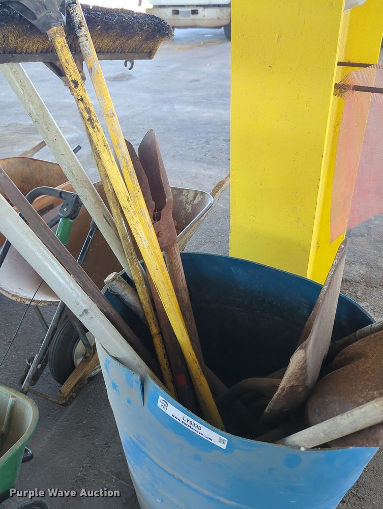 image for item LY9338 Lawn equipment