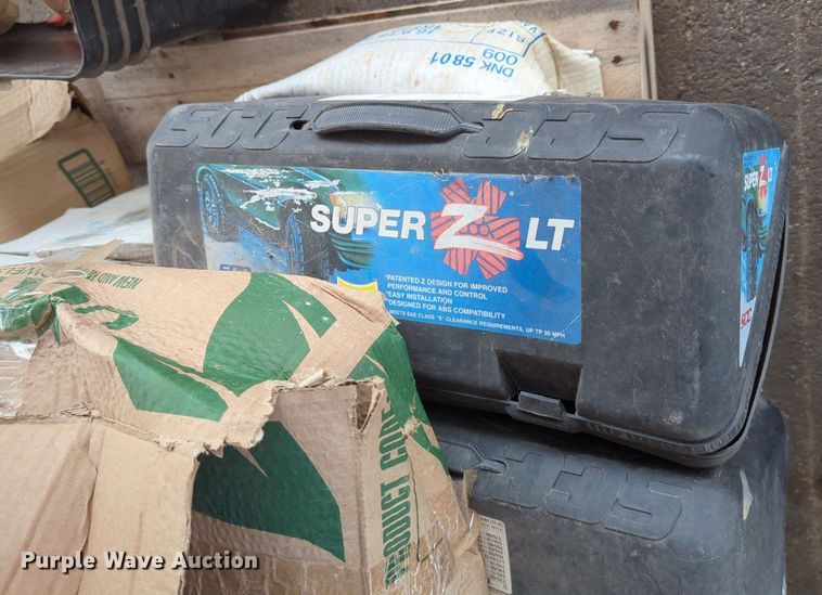 image for item LY9346 (16) pallets of tools