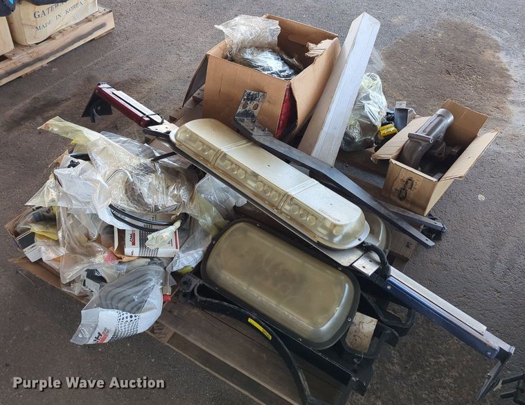 image for item LY9346 (16) pallets of tools