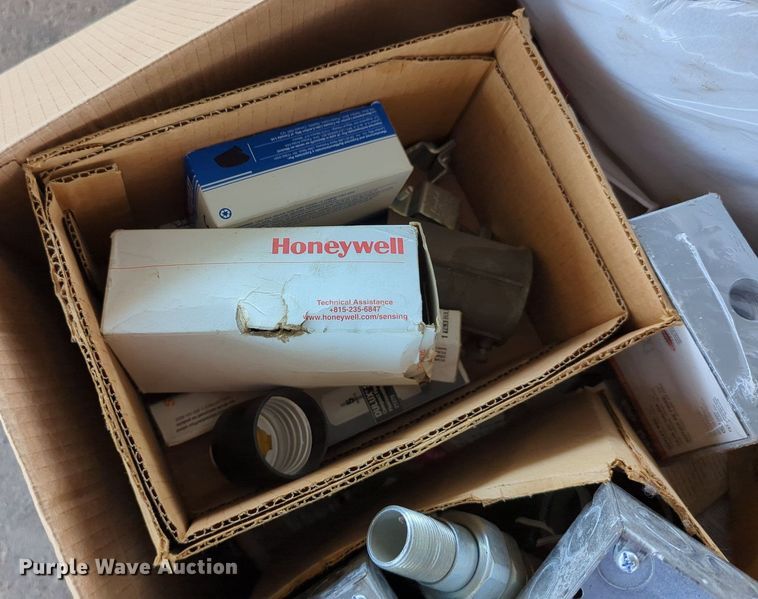 image for item LY9346 (16) pallets of tools