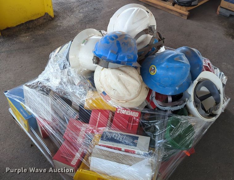 image for item LY9346 (16) pallets of tools