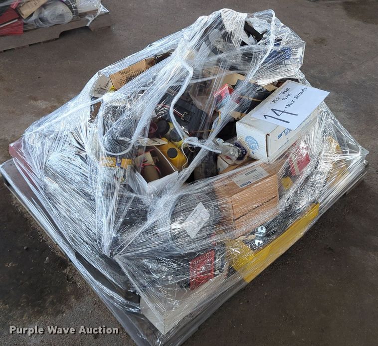 image for item LY9346 (16) pallets of tools