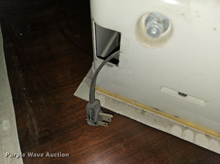 image for item ME9018 (2) Philips Ultra Fan II 22" exhaust fans