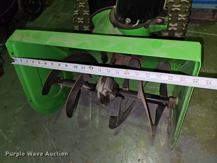 image for item ME9022 Lawn-Boy 522R  snow blower