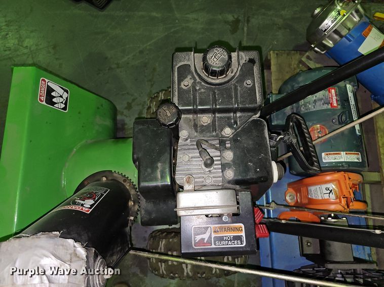 image for item ME9022 Lawn-Boy 522R  snow blower