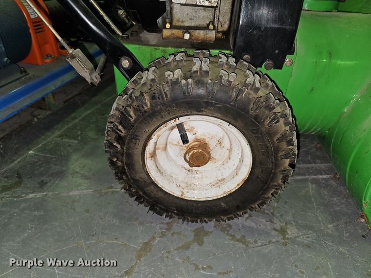 image for item ME9022 Lawn-Boy 522R  snow blower