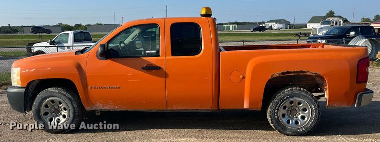 image for item MG9434 2007 Chevrolet Silverado 1500  Ext. Cab pickup truck