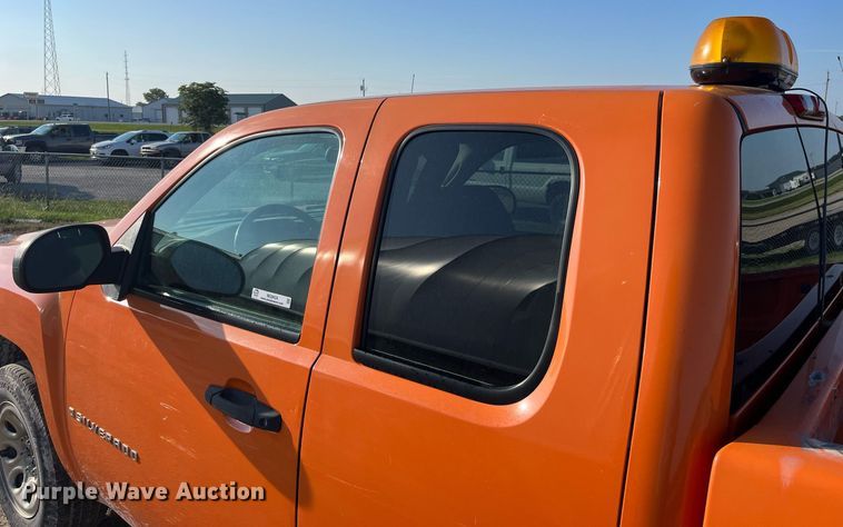 image for item MG9434 2007 Chevrolet Silverado 1500  Ext. Cab pickup truck