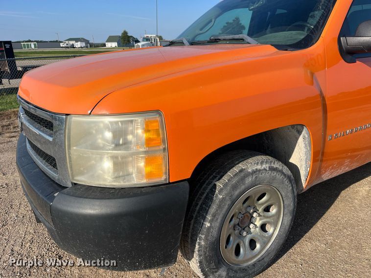 image for item MG9434 2007 Chevrolet Silverado 1500  Ext. Cab pickup truck