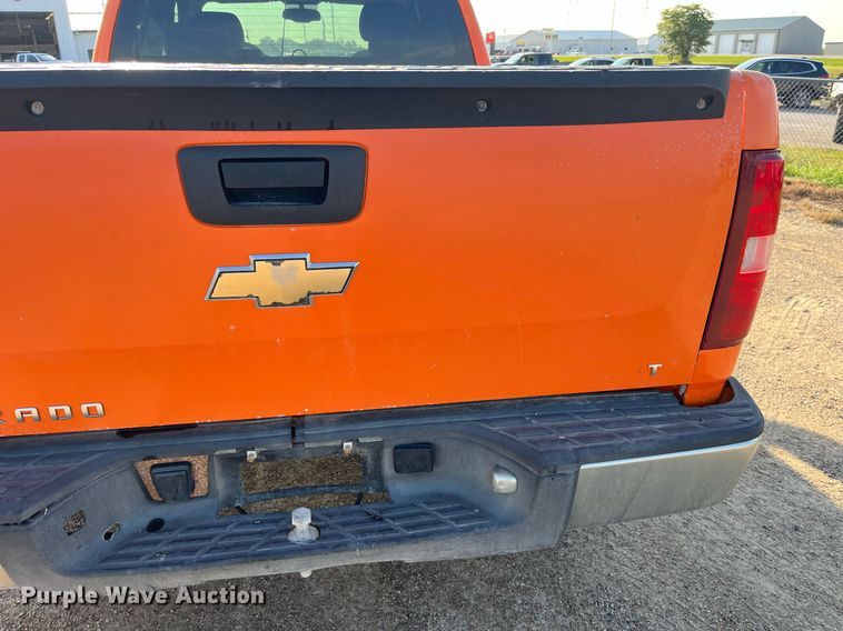 image for item MG9434 2007 Chevrolet Silverado 1500  Ext. Cab pickup truck