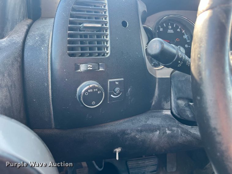 image for item MG9434 2007 Chevrolet Silverado 1500  Ext. Cab pickup truck