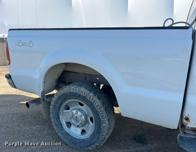 image for item MG9435 2006 Ford F250 Super Duty XLT  SuperCab pickup truck