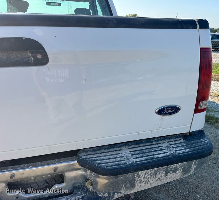 image for item MG9435 2006 Ford F250 Super Duty XLT  SuperCab pickup truck