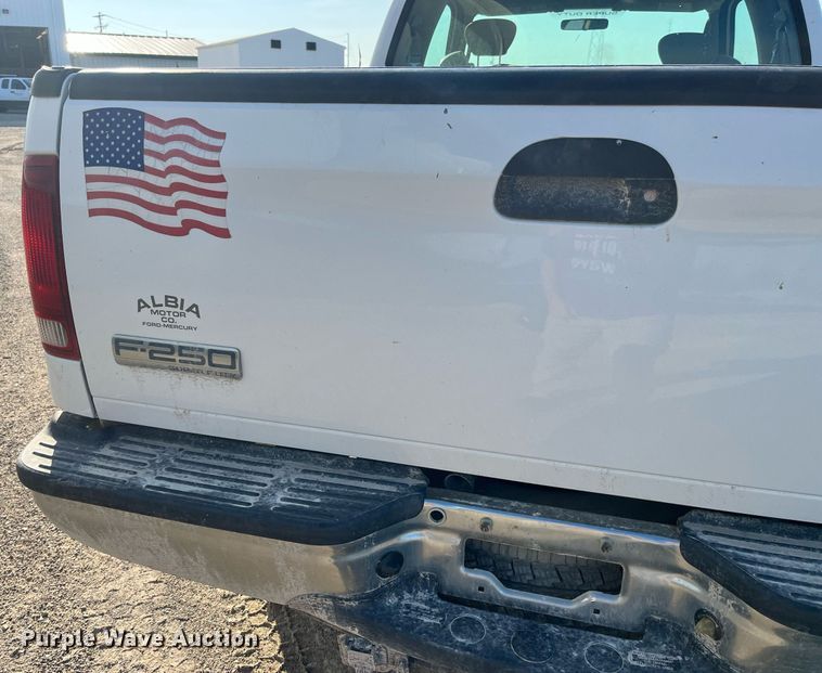 image for item MG9435 2006 Ford F250 Super Duty XLT  SuperCab pickup truck