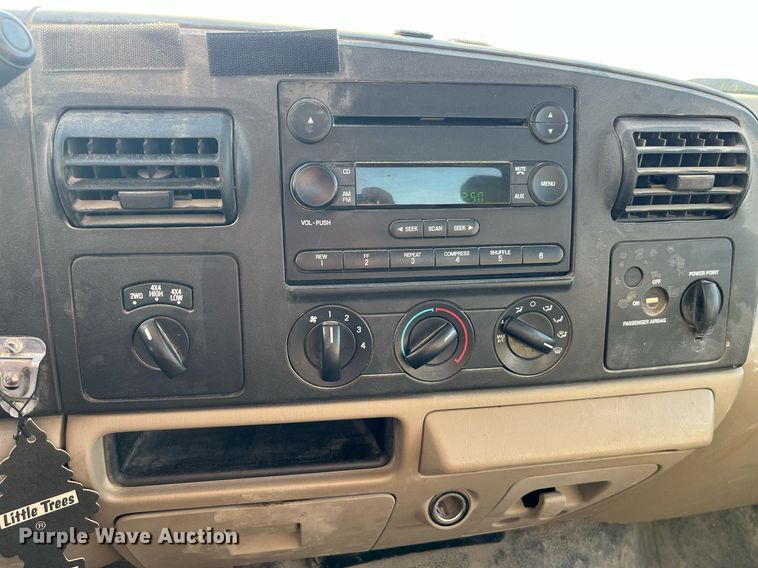 image for item MG9435 2006 Ford F250 Super Duty XLT  SuperCab pickup truck