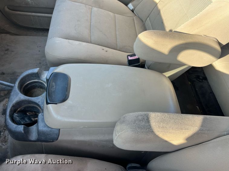 image for item MG9435 2006 Ford F250 Super Duty XLT  SuperCab pickup truck